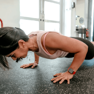 blog_push up_Stay Fit While Traveling with This 30-Minute Full-Body Workout (2)